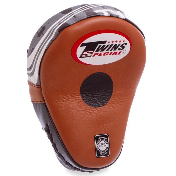 Лапа боксерская изогнутая тренировочная кожа TWINS PML10 18x27x4,5см 1штука цвета в ассортименте PML10 фото