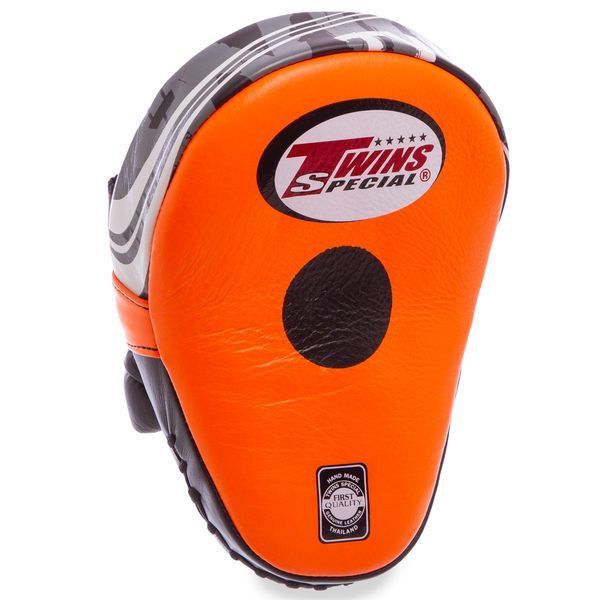 Лапа боксерская изогнутая тренировочная кожа TWINS PML10 18x27x4,5см 1штука цвета в ассортименте PML10 фото