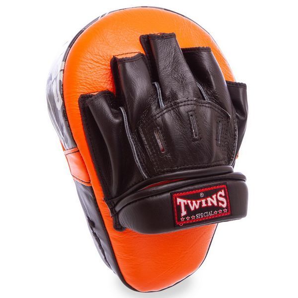 Лапа боксерская изогнутая тренировочная кожа TWINS PML10 18x27x4,5см 1штука цвета в ассортименте PML10 фото