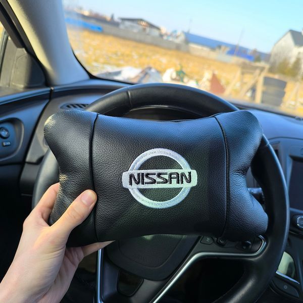 Подушки в авто 2 шт Nissan, натуральная кожа, с логотипом Ниссан, на подголовник для вашей машины ws85375 фото