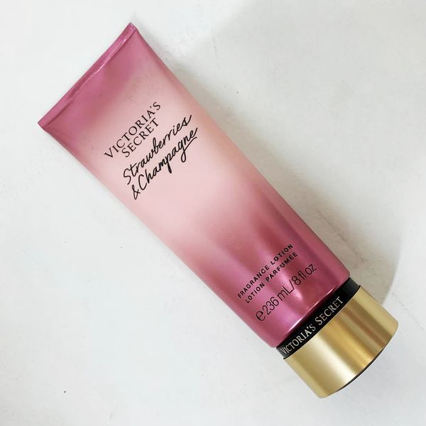 Лосьон для тела Victoria's Secret Strawberries Champagne 236 мл Original ws99622-10 фото