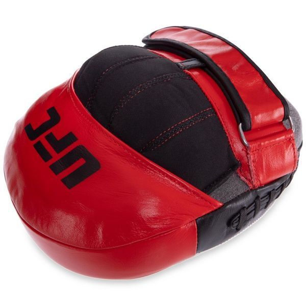 Мини-лапа боксерская изогнутая тренировочная кожа UFC PRO Micro UCP-75344 23х17,5х4,5см 2штуки черный-красный UCP-75344 фото