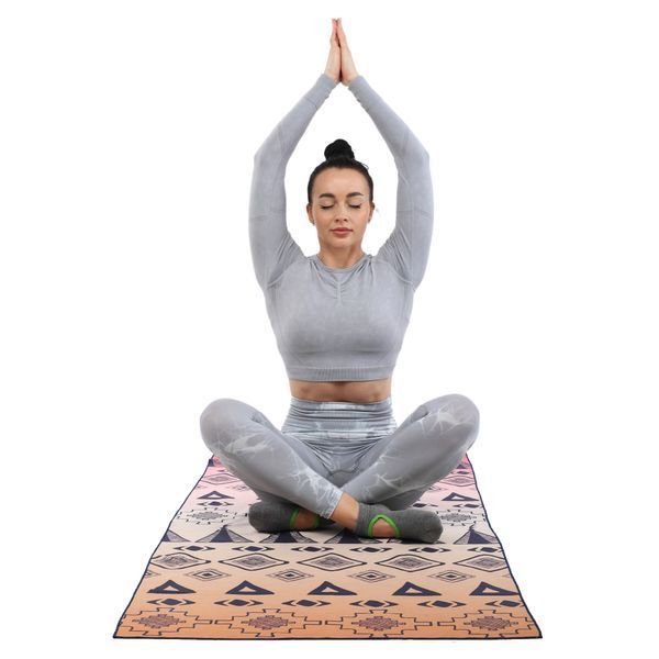 Килимок рушник для йоги з мікрофібри нековзний 4Monster YOGA TOWEL Y-YGT 186x75см кольори в асортименті Y-YGT фото