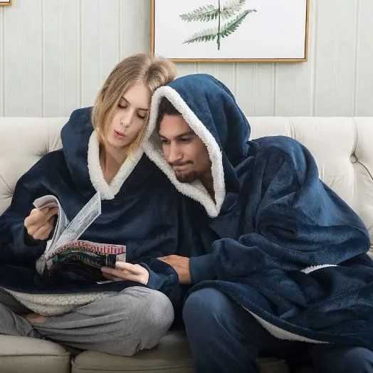 Плед толстовка с капюшоном и рукавами Huggle Hoodie оверсайз. Цвет: синий ws96134 фото