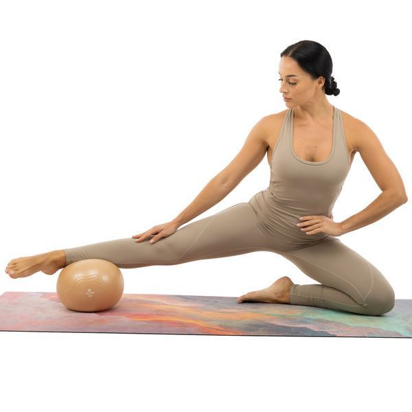 Мяч для пилатеса и йоги BLOOM MINI PILATES BALLl LB7001-25 25см цвета в ассортименте LB7001-25 фото